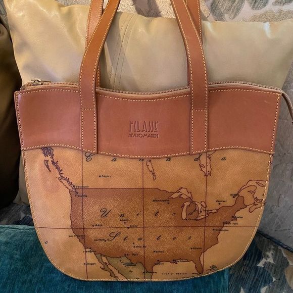 ALVERO MARTIN Handbags - Reduced! -$$ NEW Geo Classic ALVIERO MARTINI crossbody bag